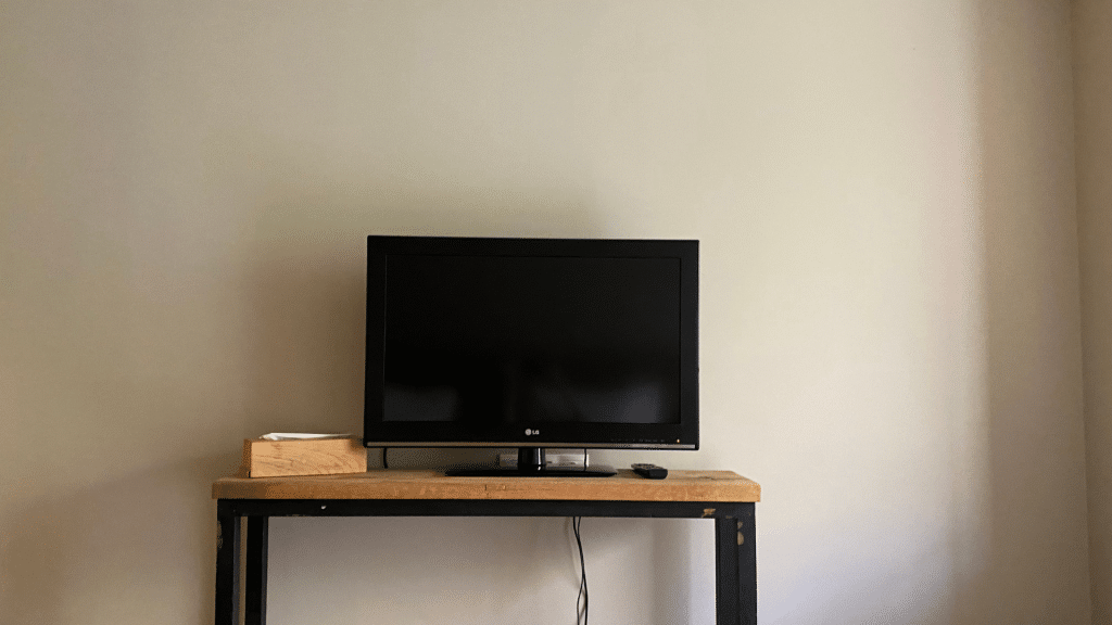 Sideboard mit Fernseher