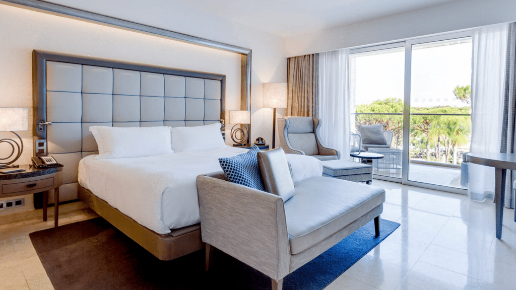 Hilton Conrad Algarve Deluxe Zimmer