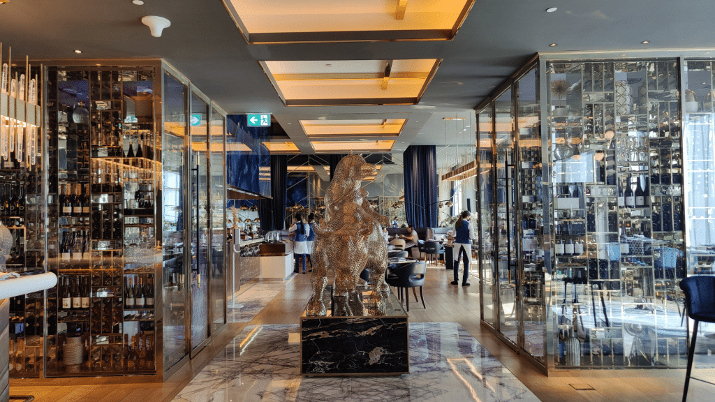 Bull & Bear Restaurant im Waldorf Astoria Dubai DIFC 