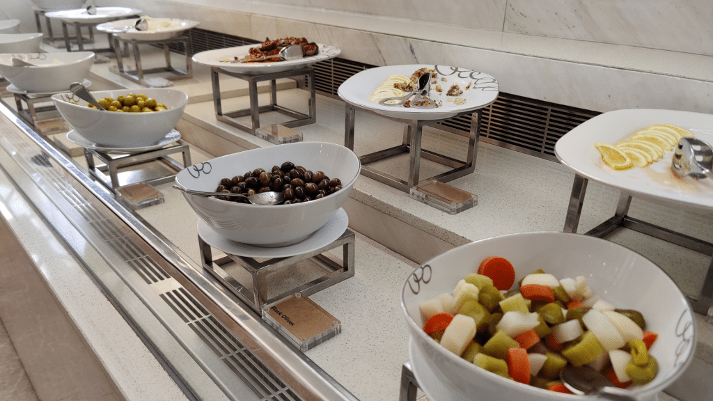 Fruehstuecksbuffet im Conrad Abu Dhabi Etihad Towers 