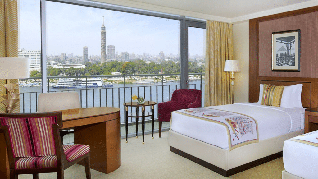 Nile Ritz Carlton Kairo Gaestezimmer Ausblick Nil