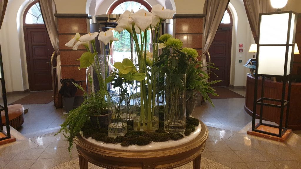 Sofitel Grand Sopot Blumengesteck Lobby