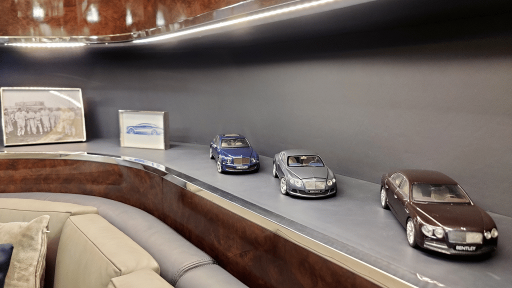 Bentley-Autos im Collection Room 