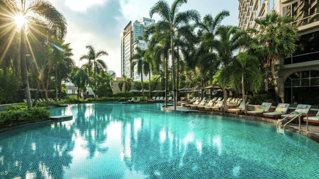 Conrad Bangkok, Pool