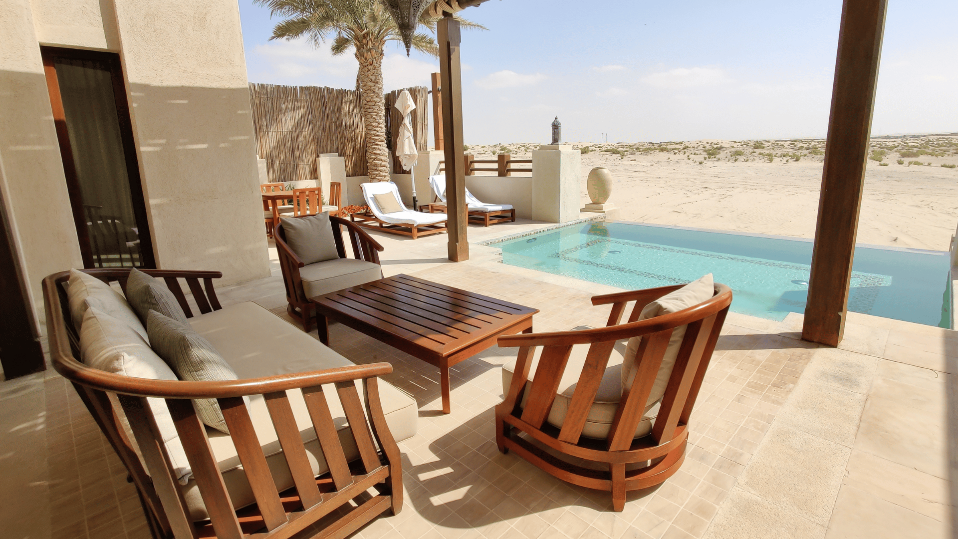 Couch Mit Wuestenblick Al Wathba Desert Resort In Abu Dhabi