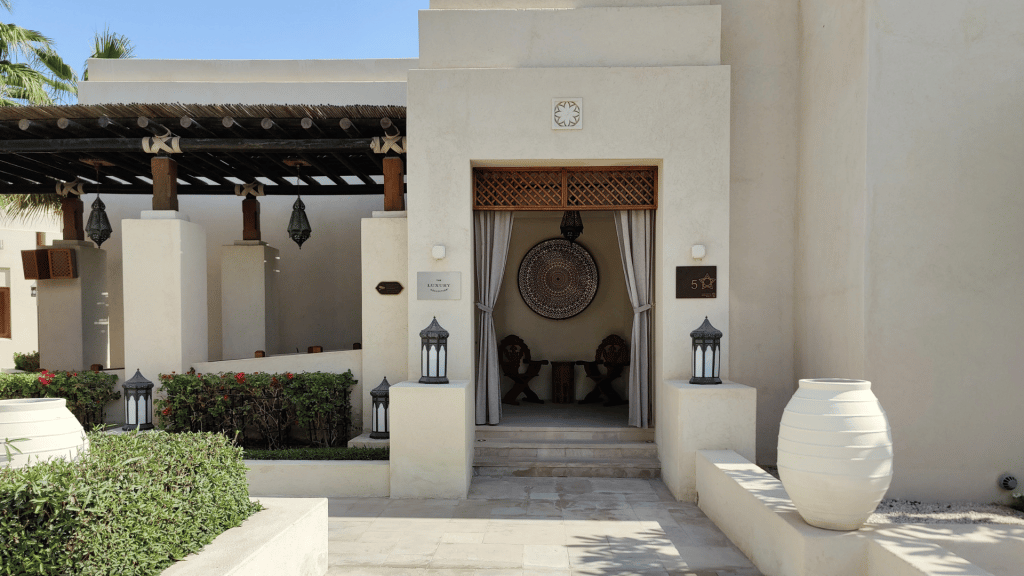 Eingang des Al Wathba Desert Resort Abu Dhabi