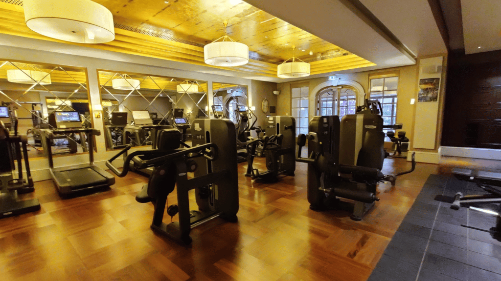 Fitnessraum im Habtoor Palace Dubai 