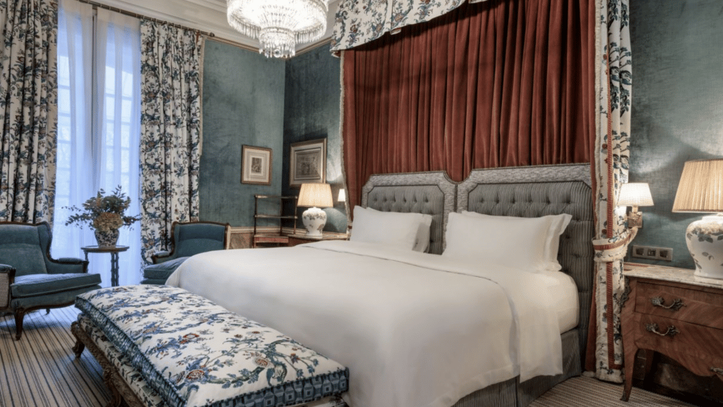 Hotel Santo Mauro Madrid Marriott Herzog Suite Schlafzimmer