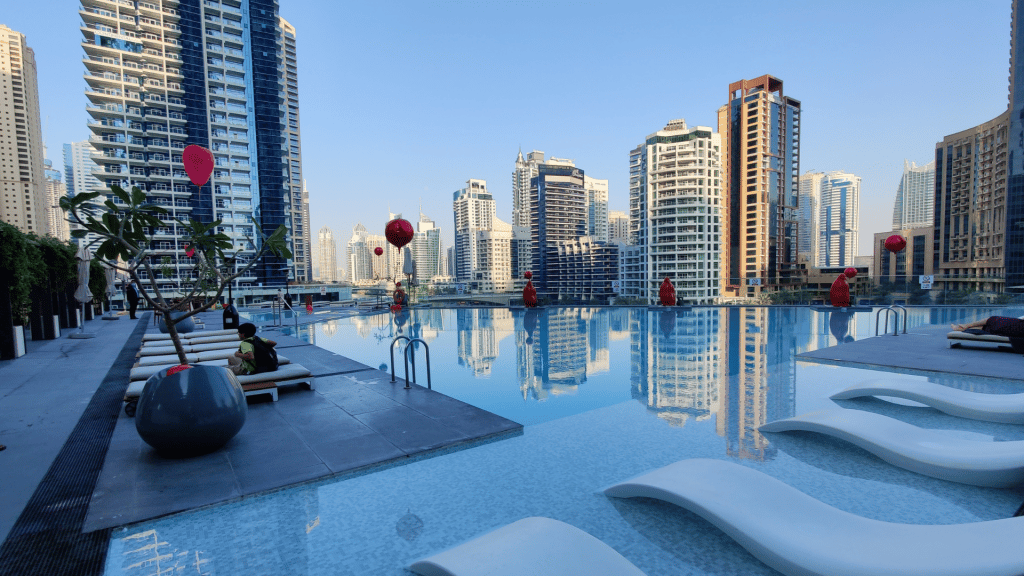 Pool im InterContinental Dubai Marina