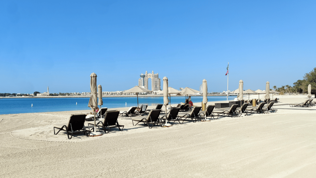 Strand des Mandarin Oriental Emirates Palace Abu Dhabi
