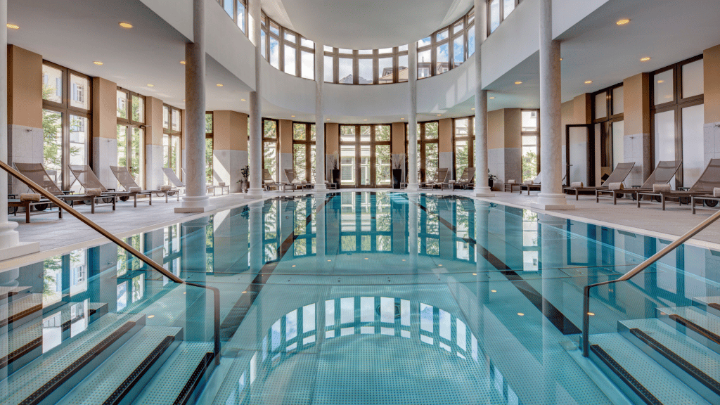 Grand Hotel des Bains Kempinski St Moritz Innenpool