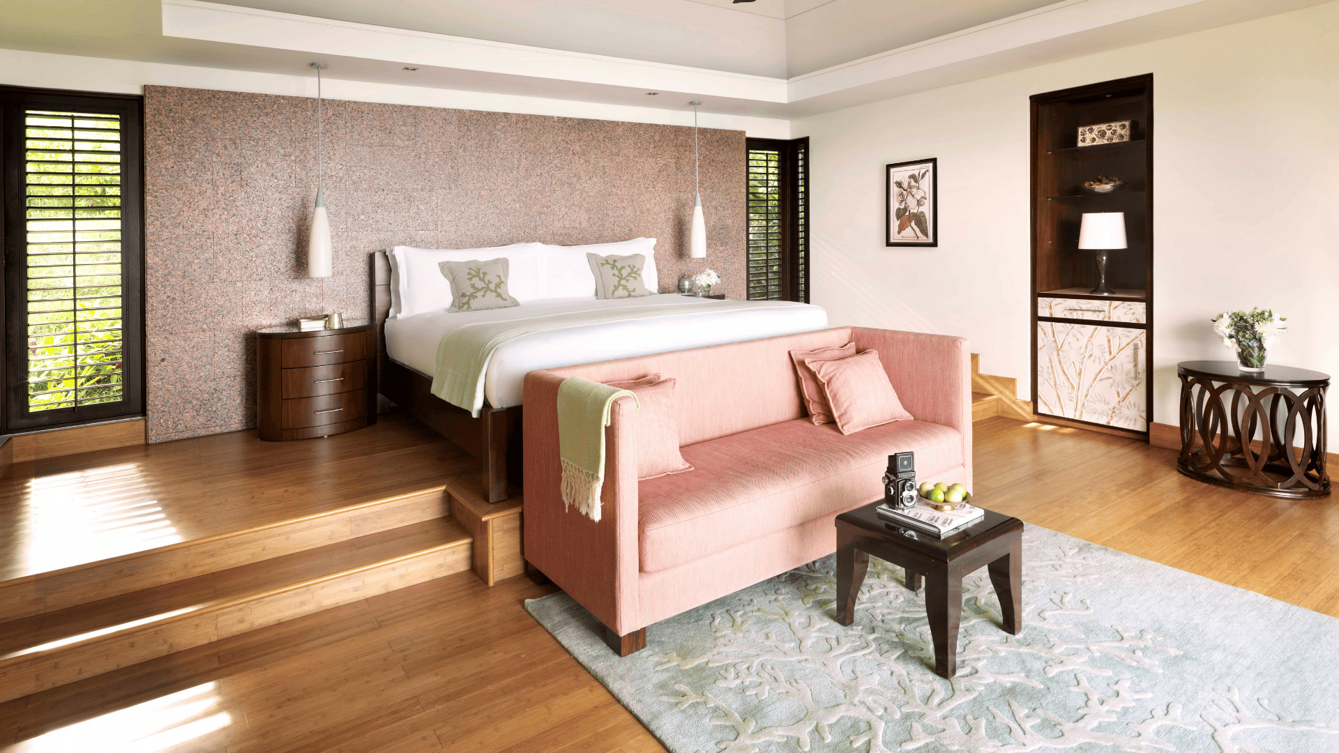 Schlafzimmer einer Villa im Raffles Seychelles auf Praslin