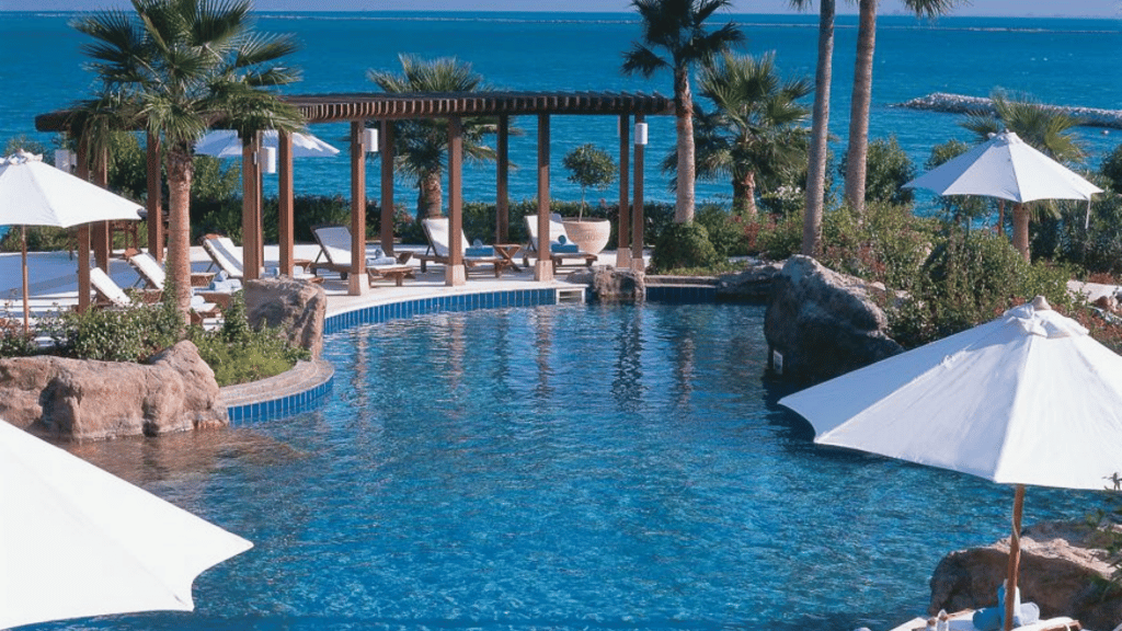 Ritz Carlton Doha Pool