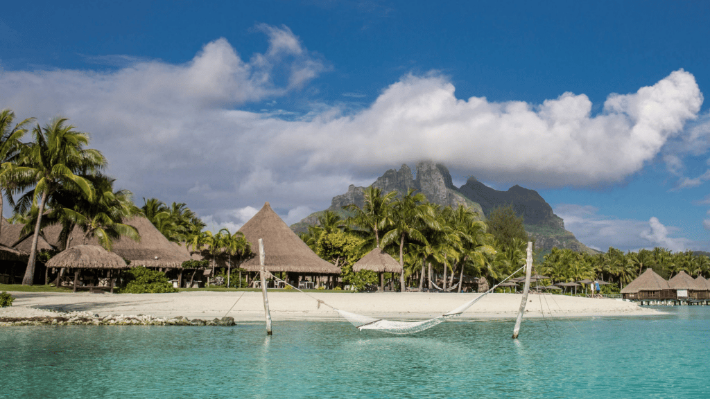 The St Regis Bora Bora Resort Bungalow Strand Aussensicht