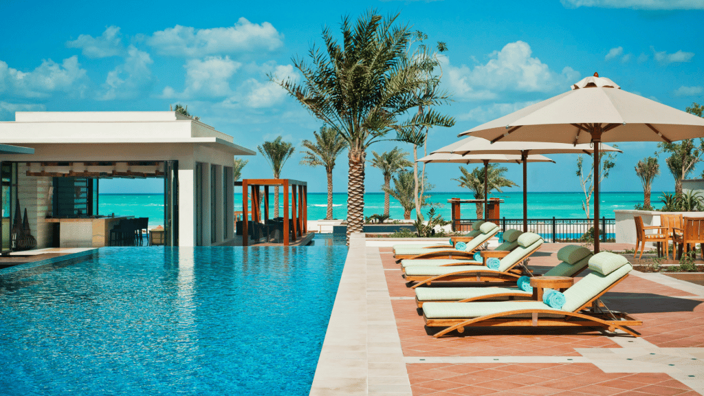 The St Regis Saadiyat Island Resort Aussenpool