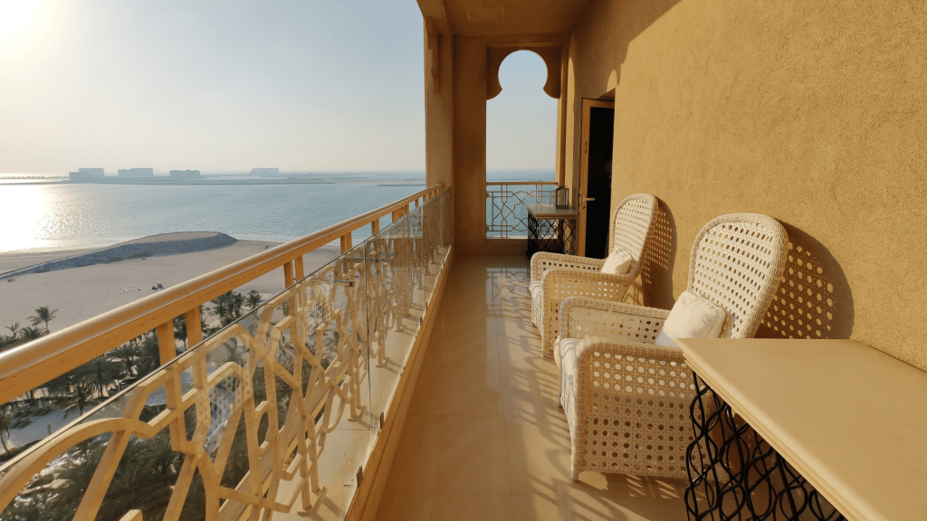 Balkon mit Meerblick im Waldorf Astoria Ras Al Khaimah