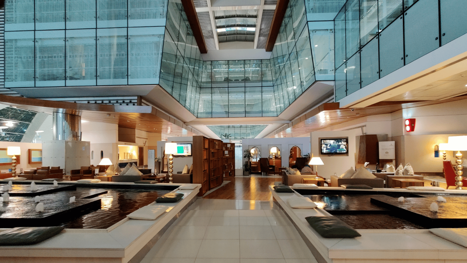 Review: Emirates First Class Lounge Dubai B