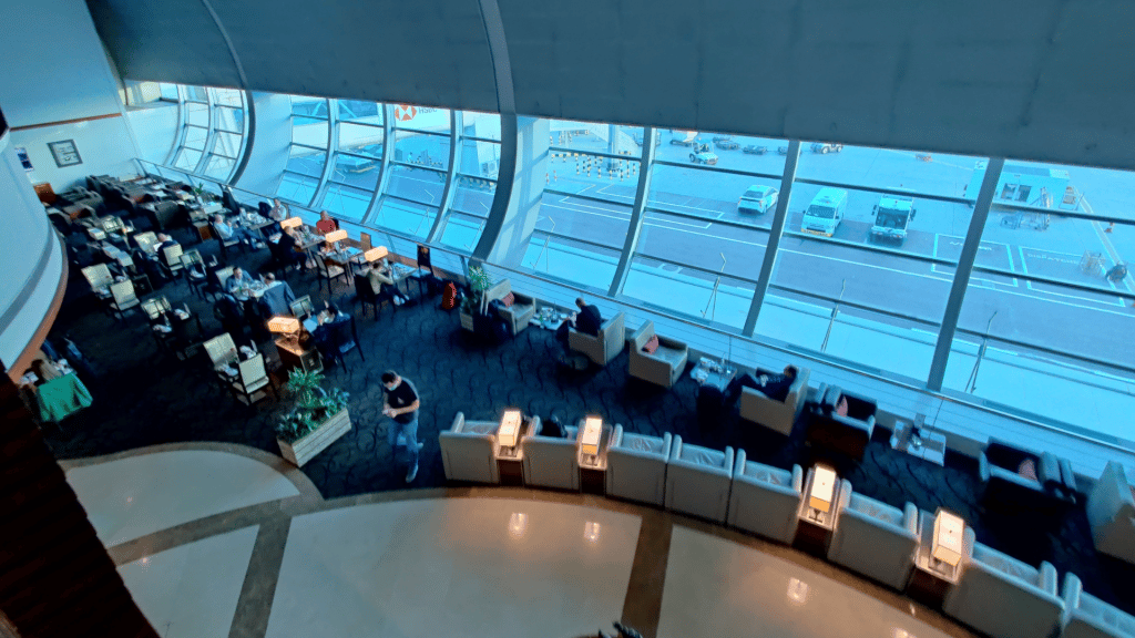 Emirates First Class Lounge Dubai C von oben