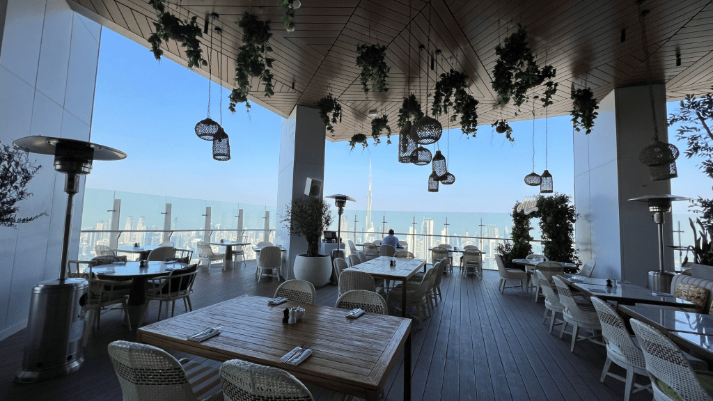 Fruehstuecks-Terrasse im SLS Dubai