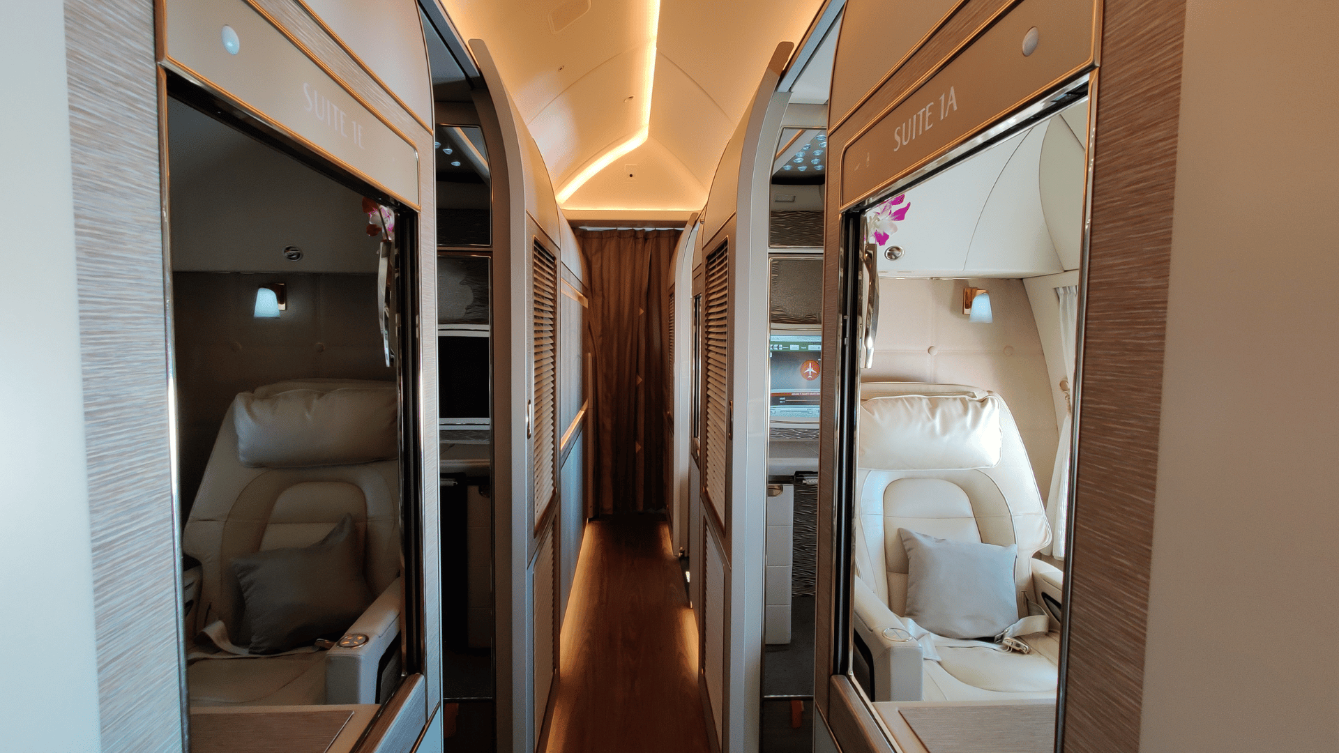 Gang In Der Emirates First Class Boeing 777