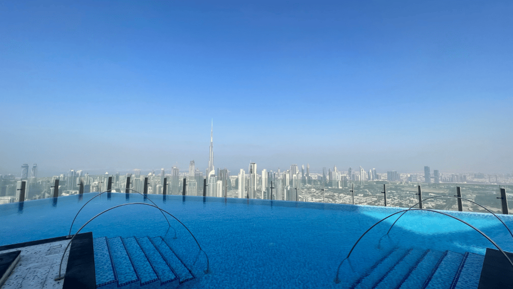 Infinity Pool im SLS Dubai