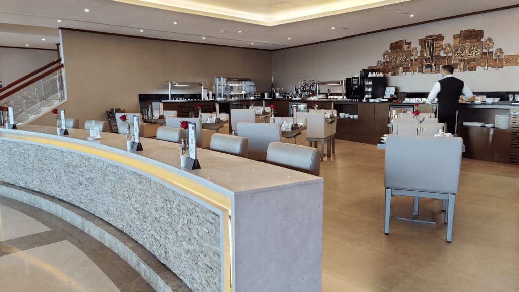 Restaurant in der Emirates First Class Lounge Dubai C 