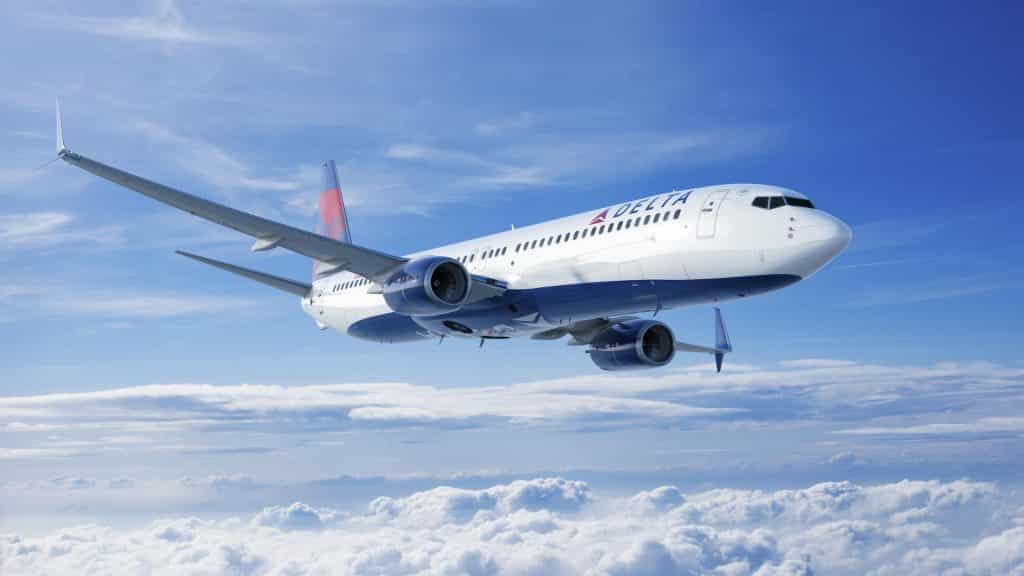 Delta Air Lines 737 10 Clouds