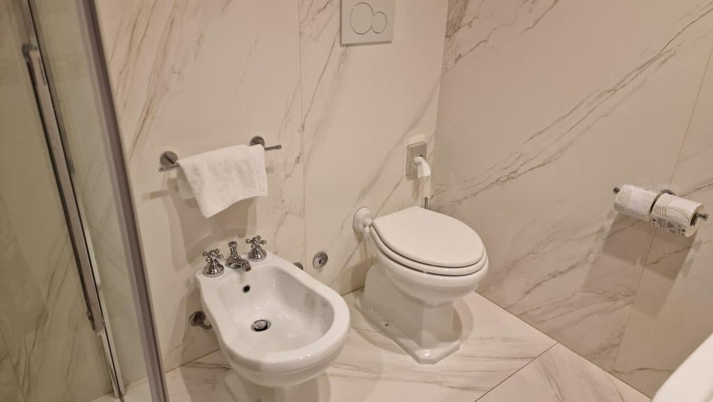 Hotel Indigo Verona Premium Zimmer Toilette