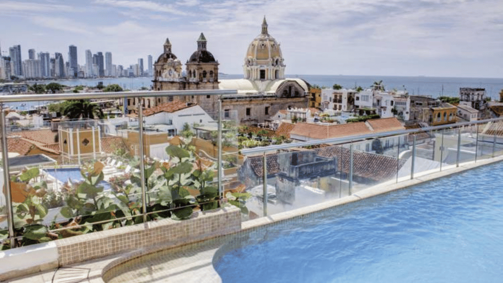 Movich Hotel Cartagena De Indias Rooftop Pool Ausblick