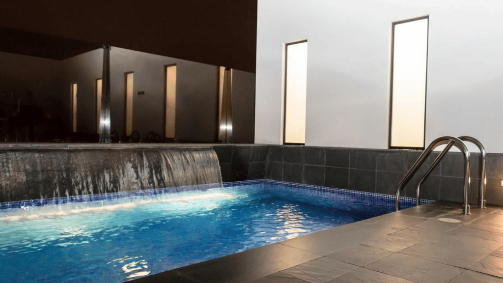 Royal Park Hotel Lima Pool