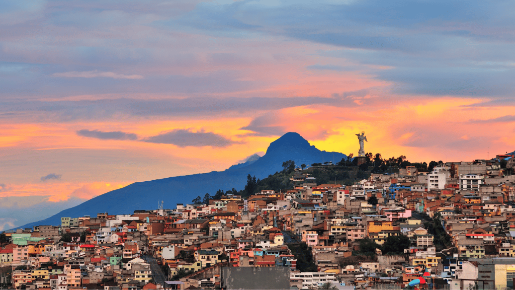 Blick Ueber Quito Bei Sonnenuntergang Ecuador
