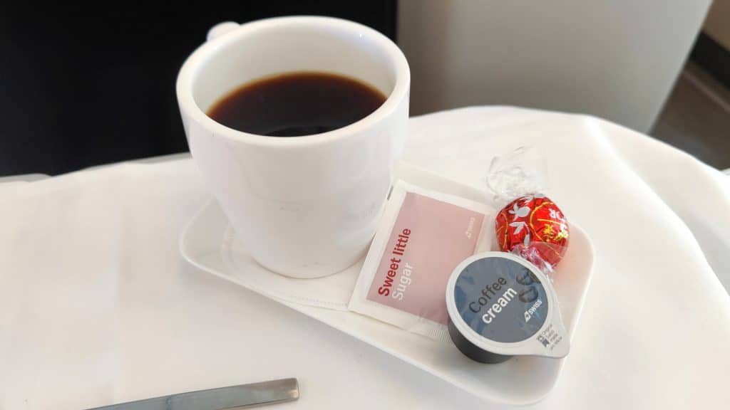 Swiss Business Class Airbus A330 Mittagessen Kaffee