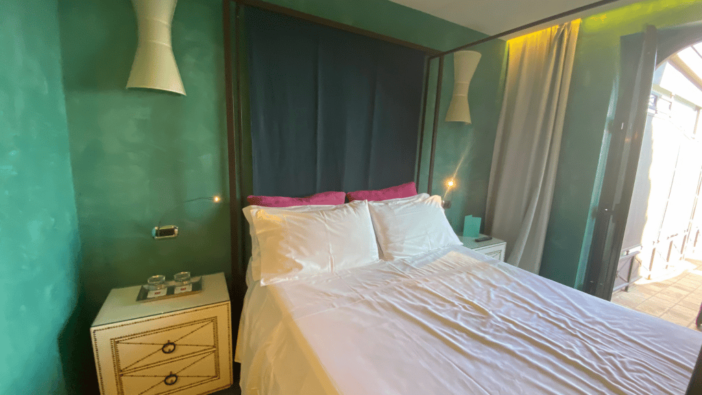 Villa Ducale Taormina Schlafzimmer Bett Und Nachttisch