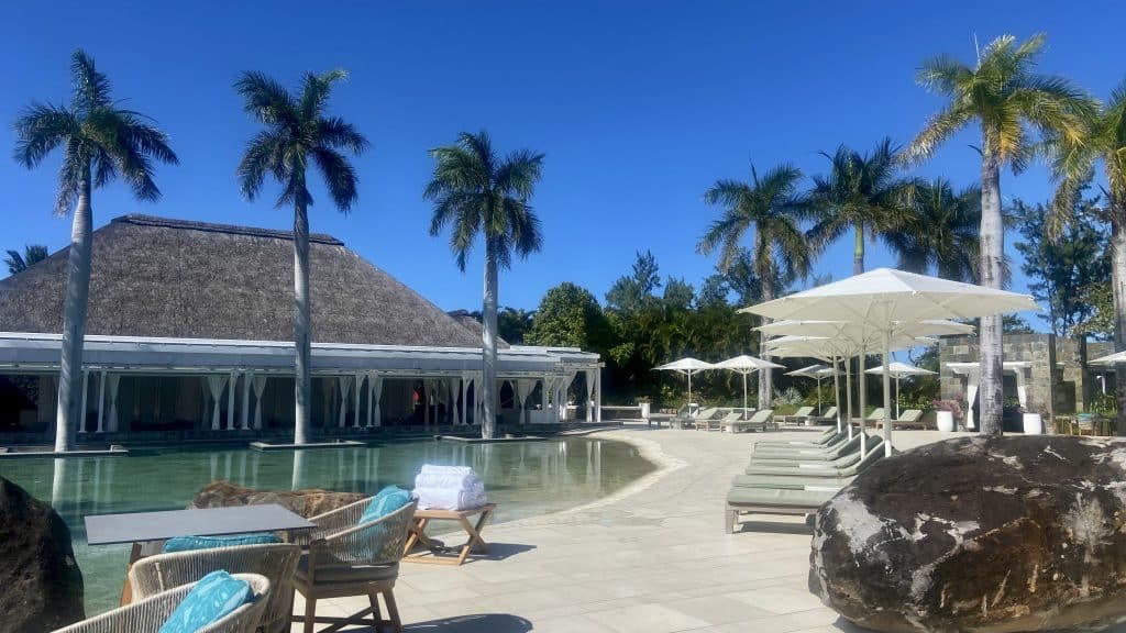 Four Seasons Mauritius At Anahita Pool Seite