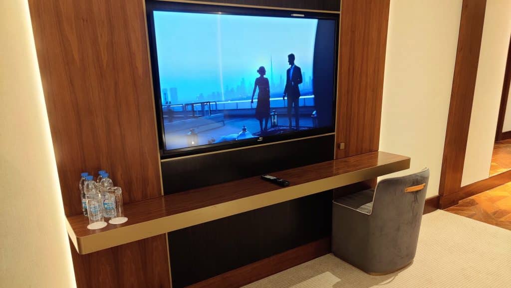 Grand Hyatt Dubai Zimmer Fernseher