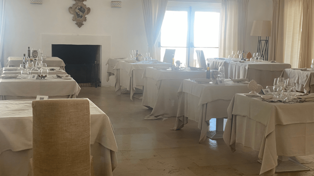 Hotel Borgo Di Luce I Monasteri Restaurant Tische