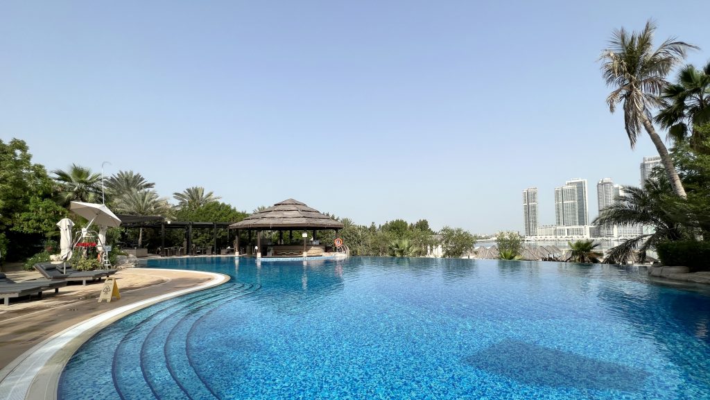 Le Méridien Dubai Mina Seyahi Pool 5
