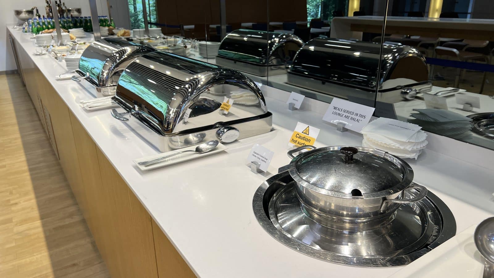 Sentor Buffe Review: Lufthansa Senator Lounge Dubai