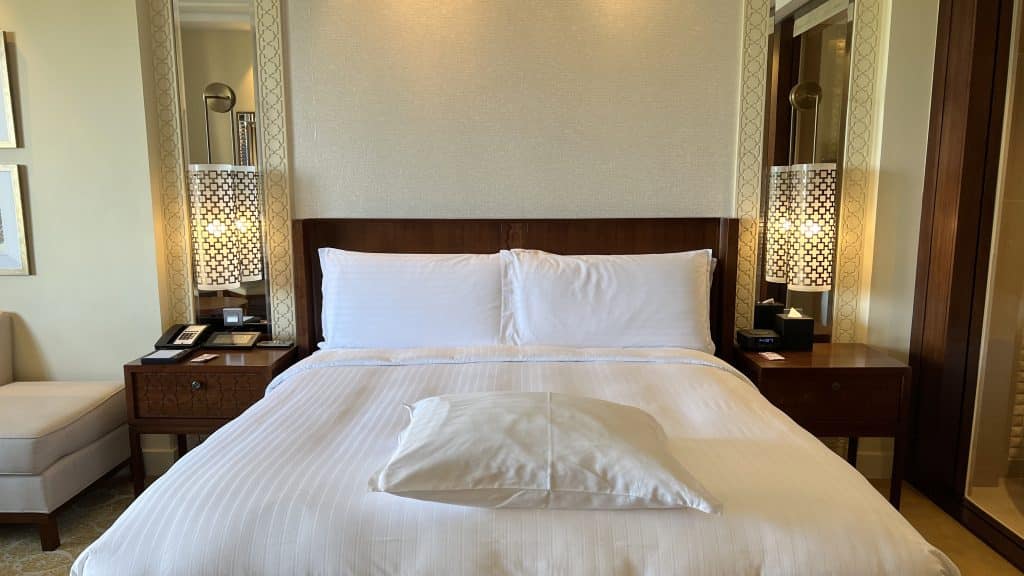 The Ritz Carlton Dubai Bett