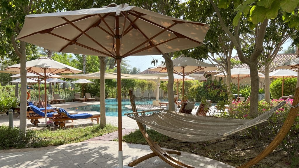The Ritz Carlton Dubai Pool Garten 1