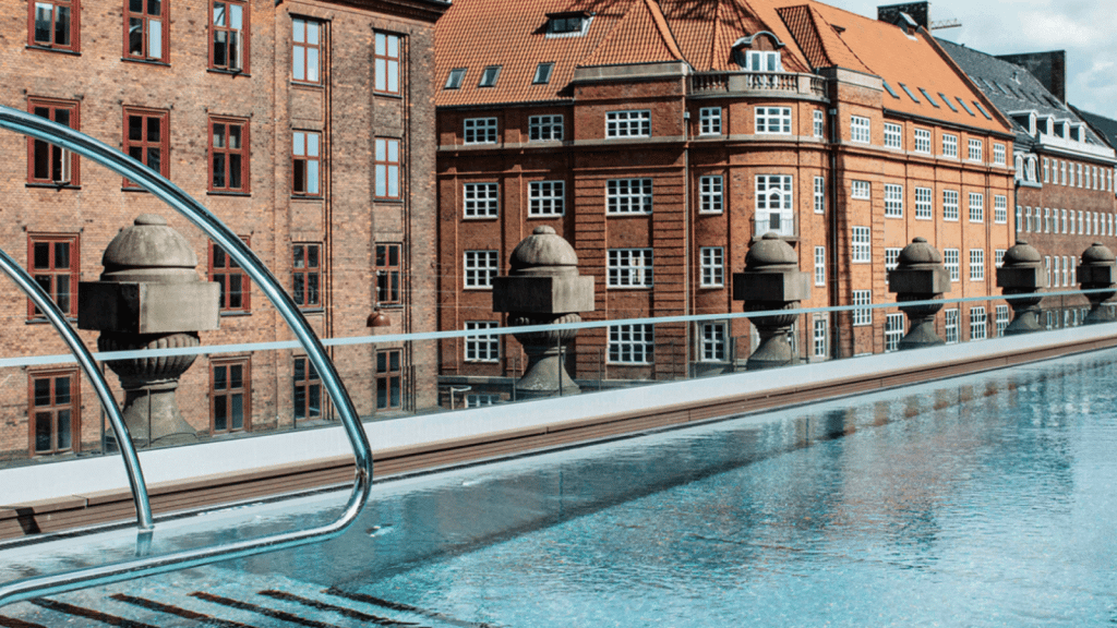 Villa Kopenhagen Preferred Hotel Pool 1600x900