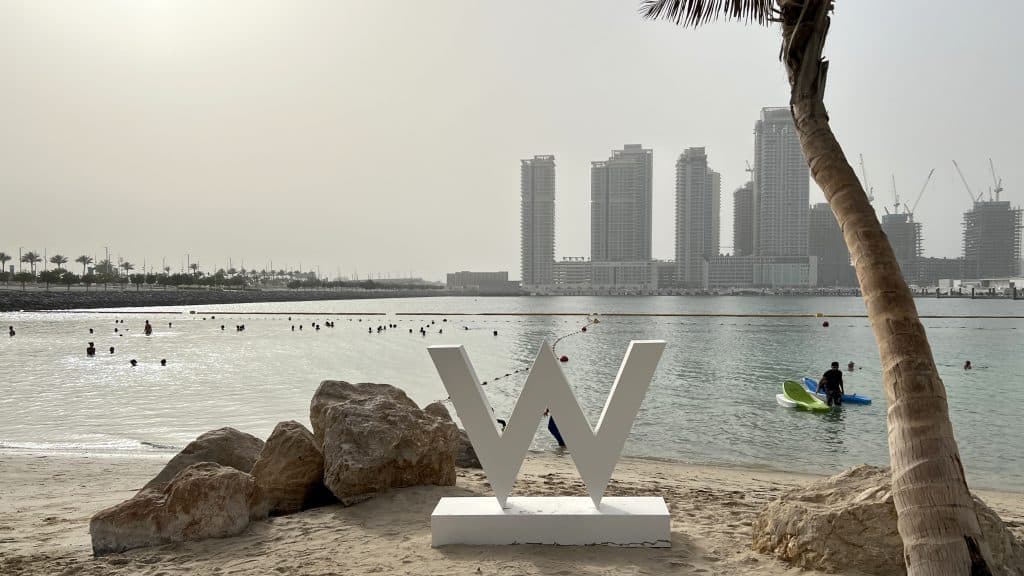W Dubai Mina Seyahi Strand Pool