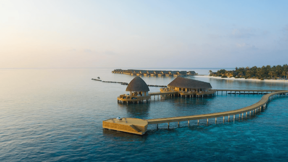 Emerald Faarufushi Außen