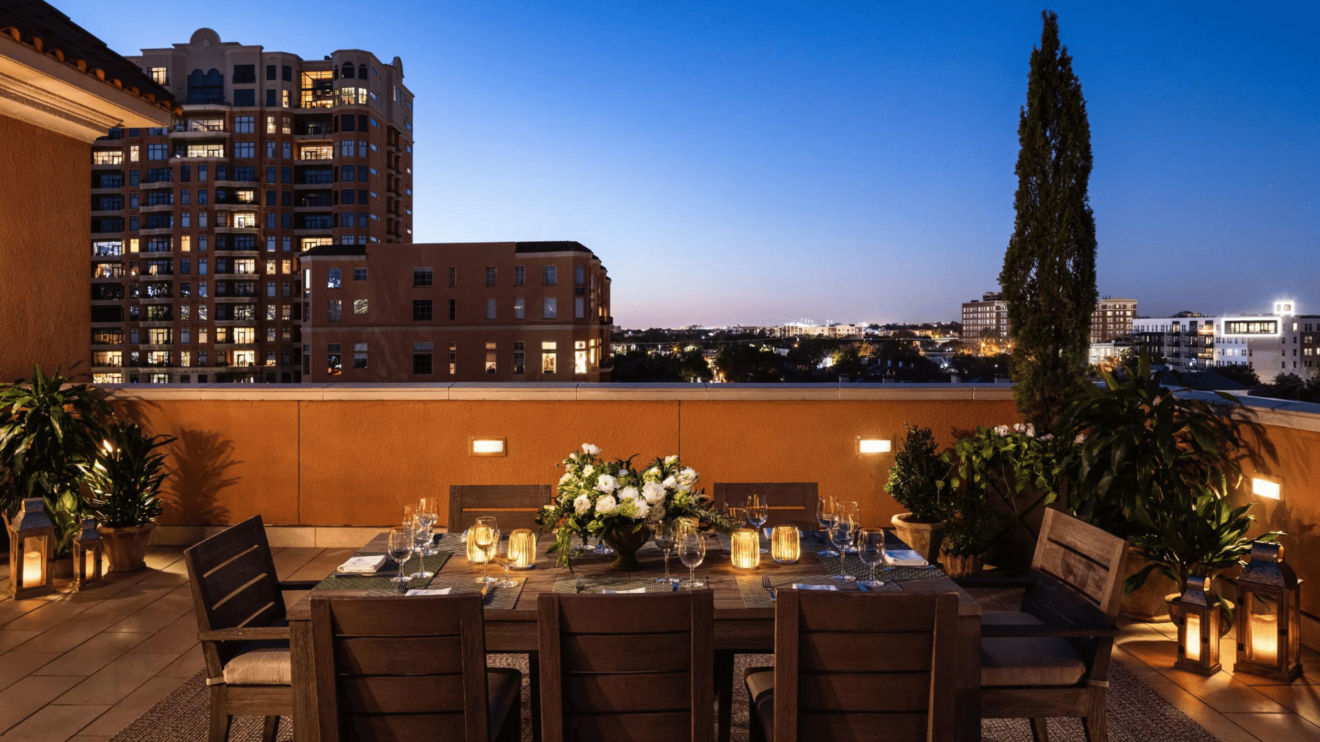 Wohnbereich einer Suite im Rosewood Mansion on Turtle Creek