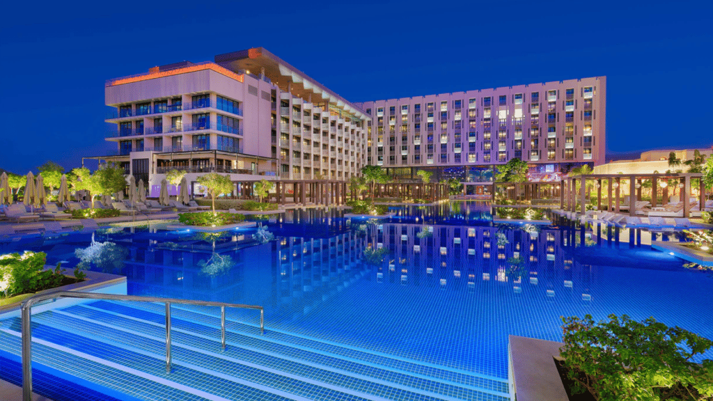 Marriott W Muscat Fassade Pool