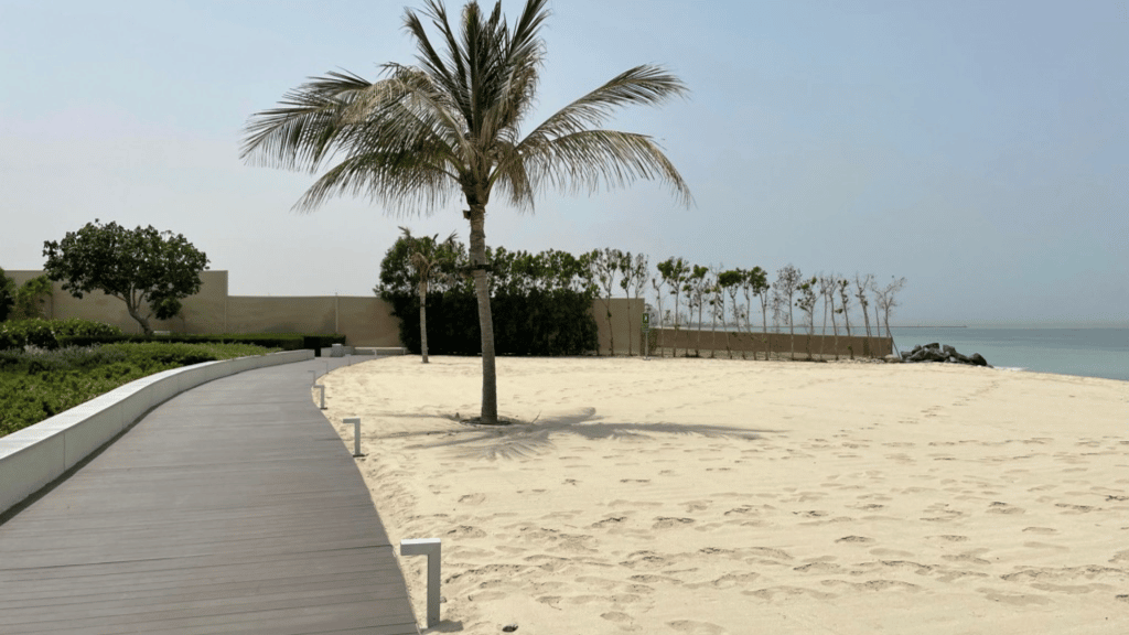 Oberoi Beach Resort Al Zorah Strand