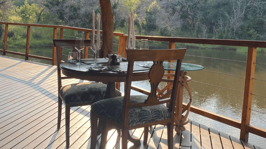 Shambala Game Reserve Restaurant Tisch