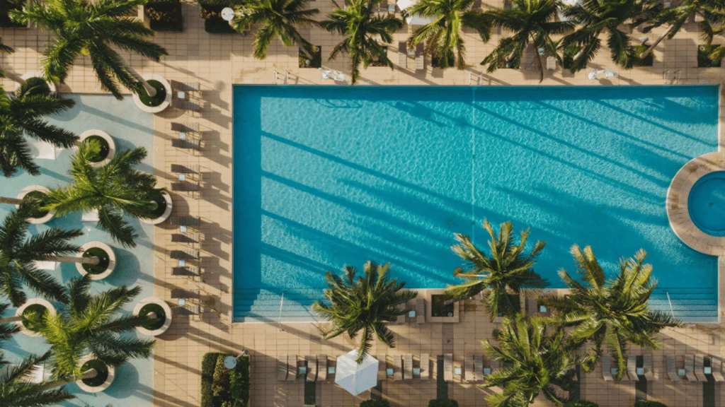 Four Seasons Miami Pool