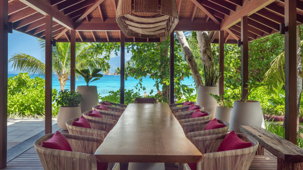 Four Seasons Resort Seychellen Beach Suite Drei Schlafzimmer Essbereich