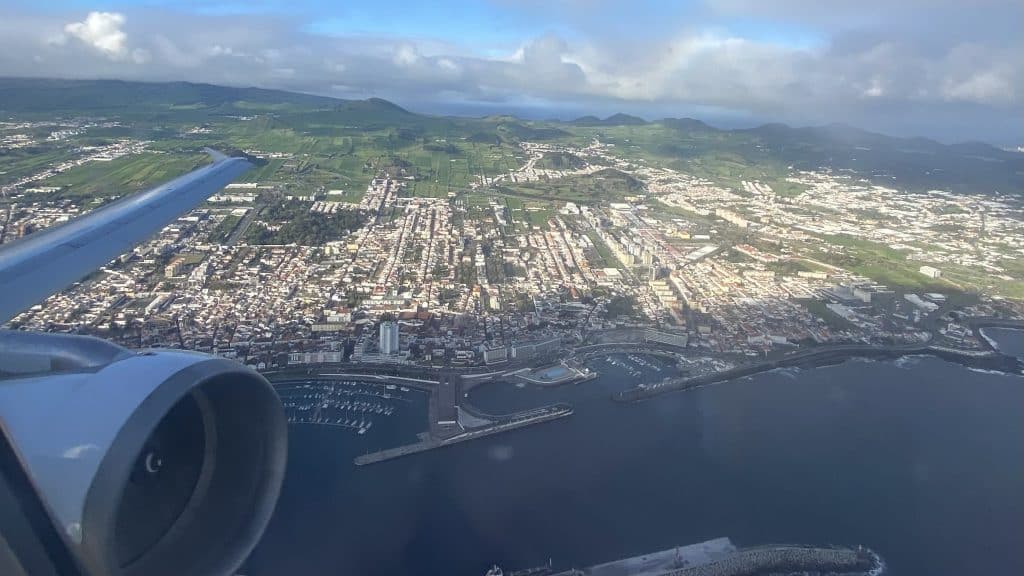 Abflug über Ponta Delgada (Azoren)